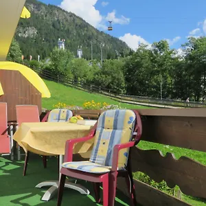 Lind Apartment